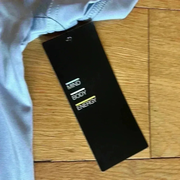 NWT shirt - Picture 3 of 4